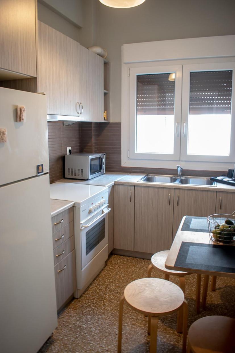 Apartment Vresthenis Атина Екстериор снимка