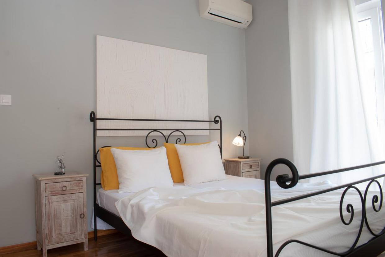 Apartment Vresthenis Атина Екстериор снимка