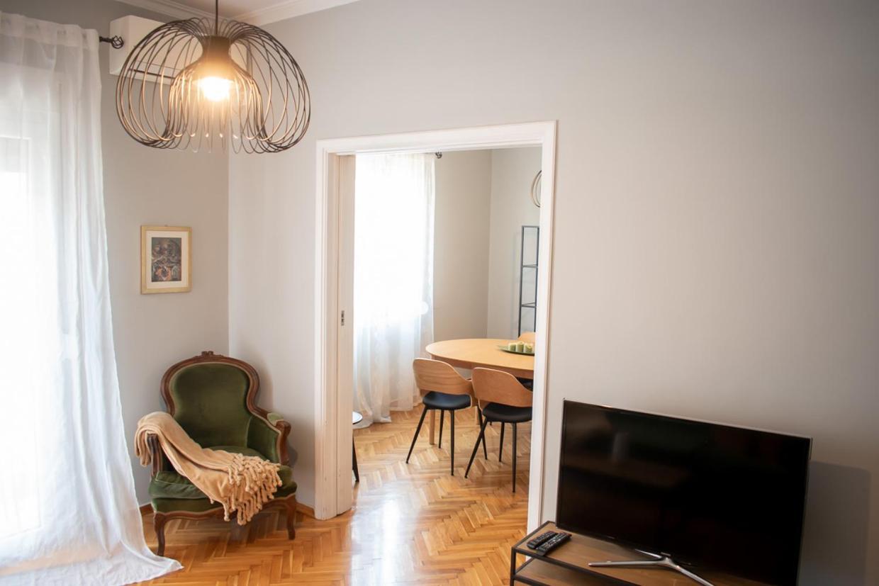 Apartment Vresthenis Атина Екстериор снимка