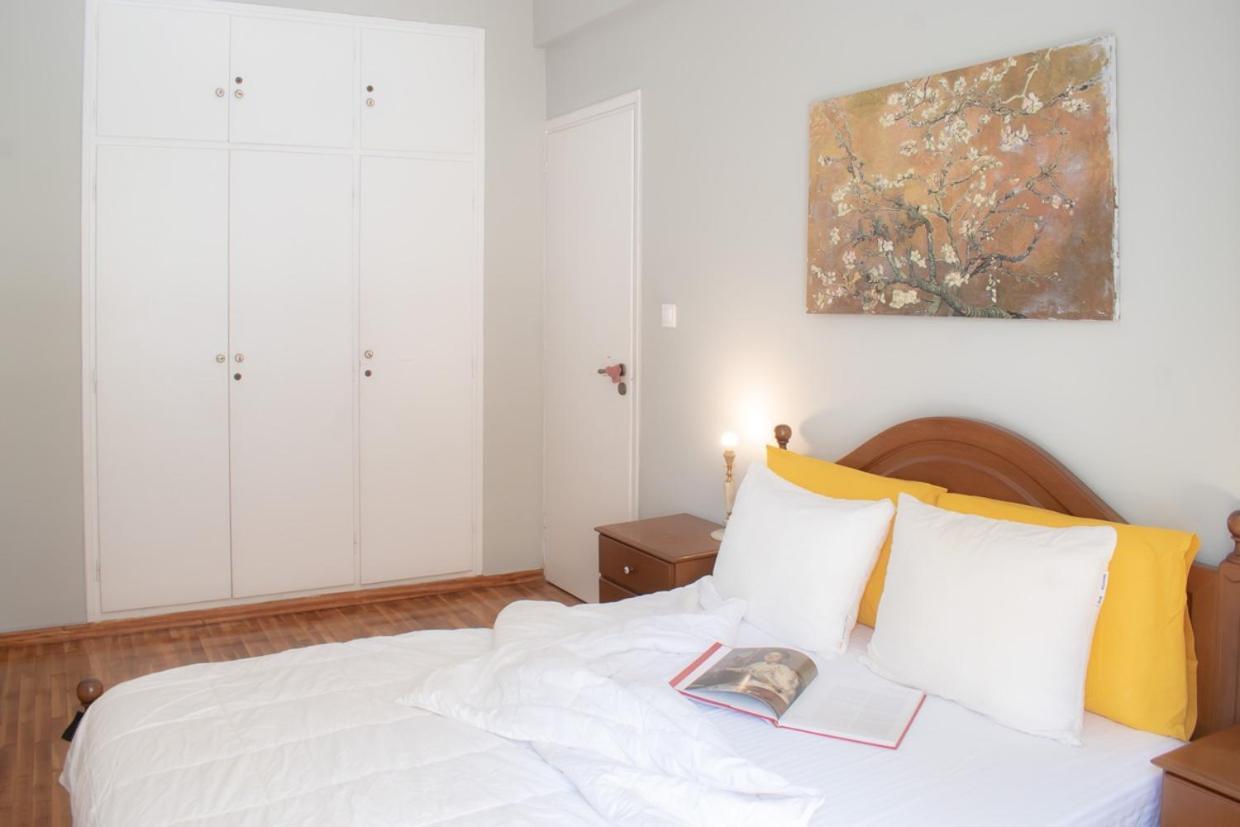 Apartment Vresthenis Атина Екстериор снимка