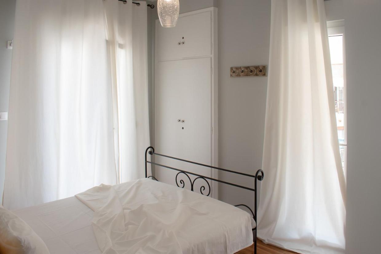 Apartment Vresthenis Атина Екстериор снимка