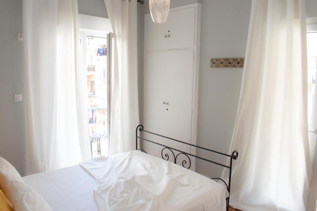 Apartment Vresthenis Атина Екстериор снимка